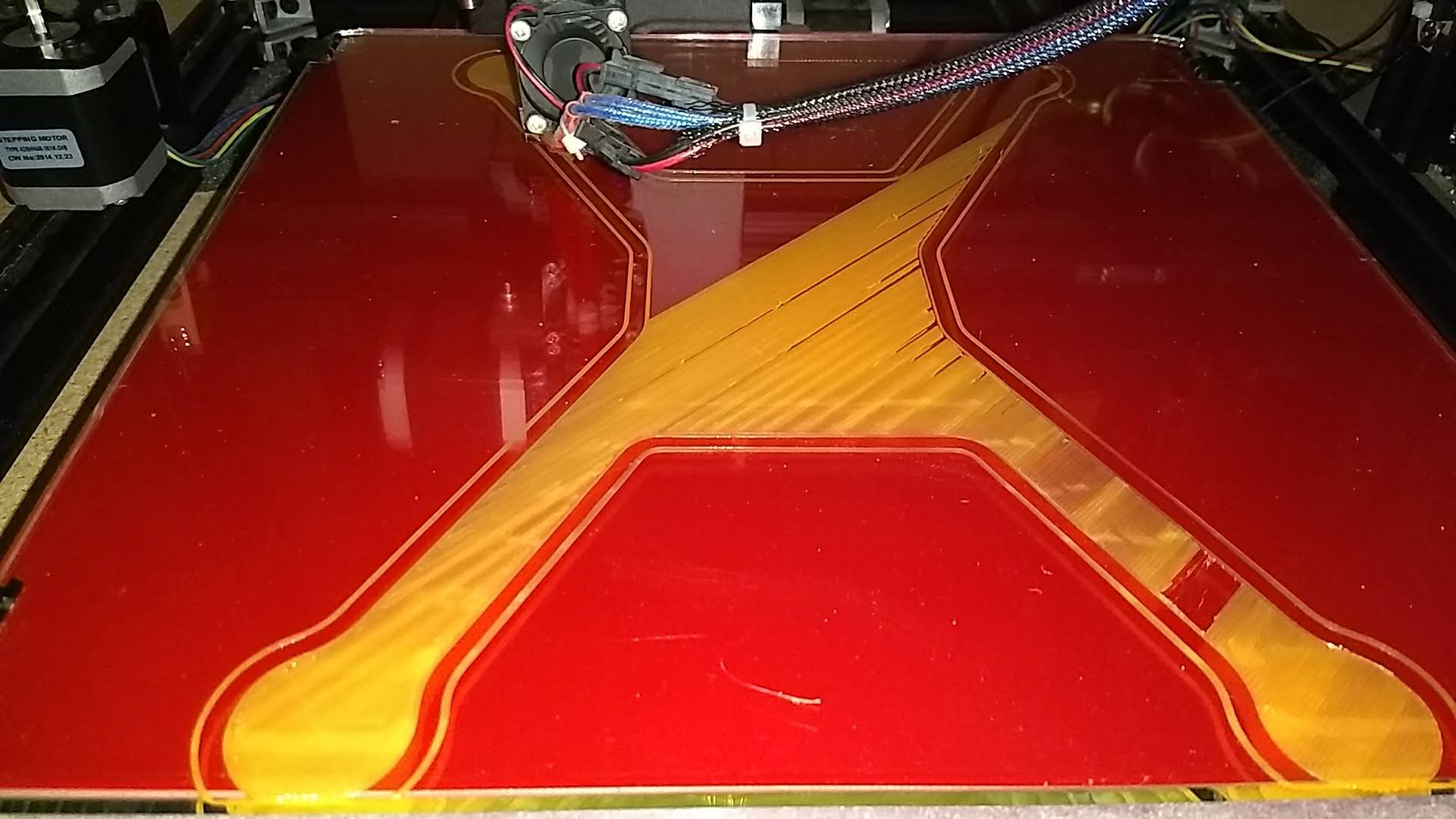 See diagonal traces where plastic didn't extrude